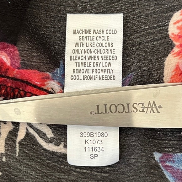 About a Girl Sheer Floral Smocked High Neck Blouse Size Medium - Picture 10 of 11